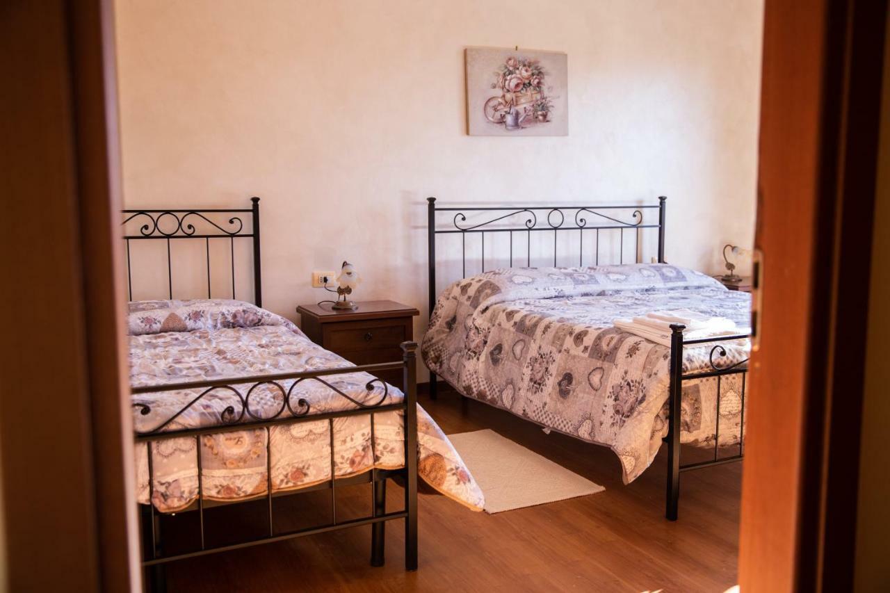 Appartamento Della Pia Bevagna Esterno foto